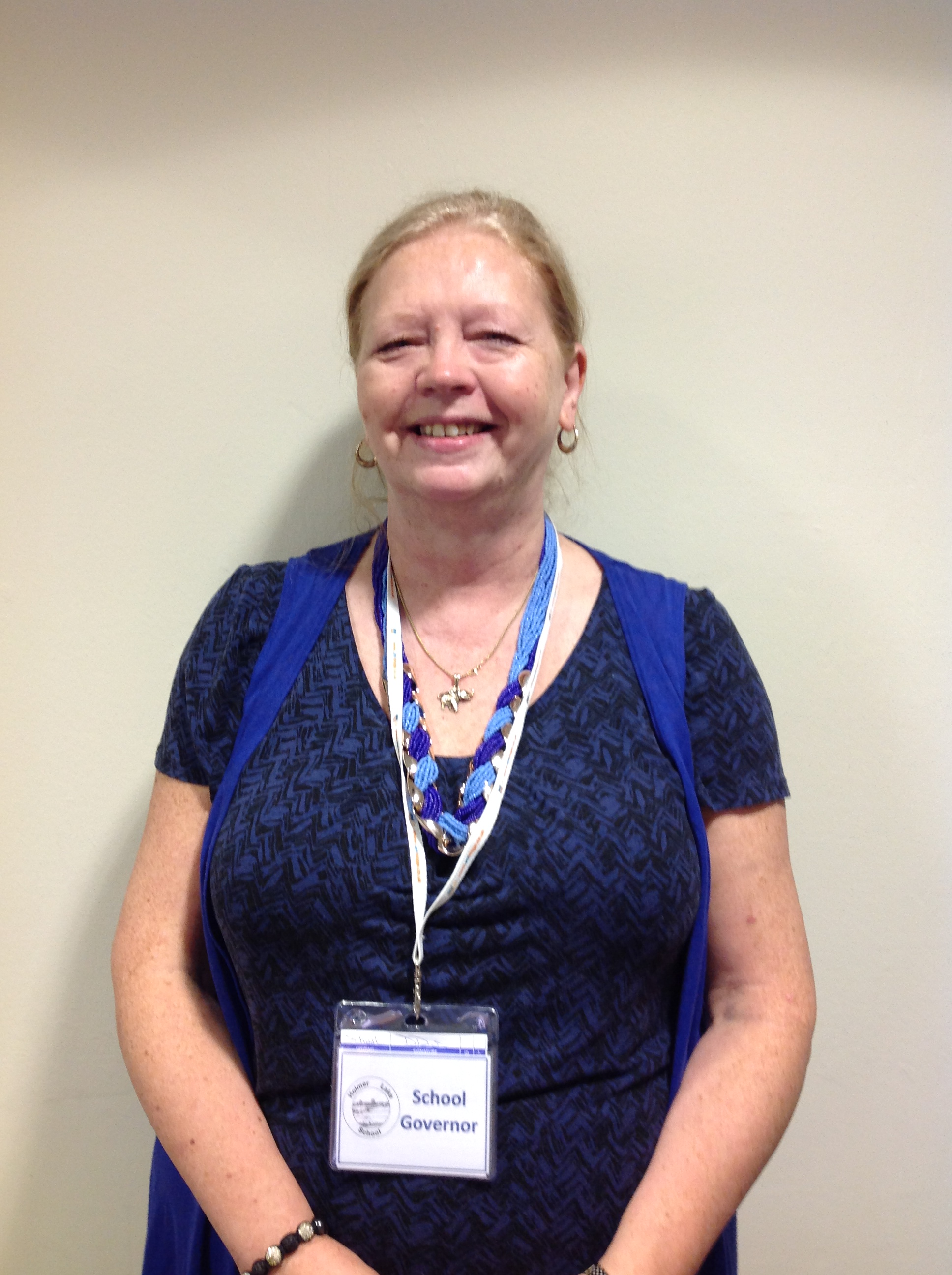 Mrs Diane Davidson